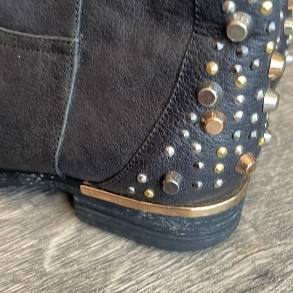 Modern vice shoes size 6 black shoes booties